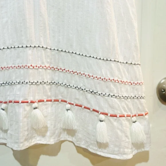 Lou & Grey | White Tassel Summer Peasant Top - Picture 5 of 9